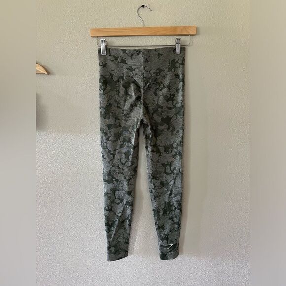 Gymshark Camo Adapt Seamless Two Piece Bra And Leggings Workout Set - Picture 5 of 6